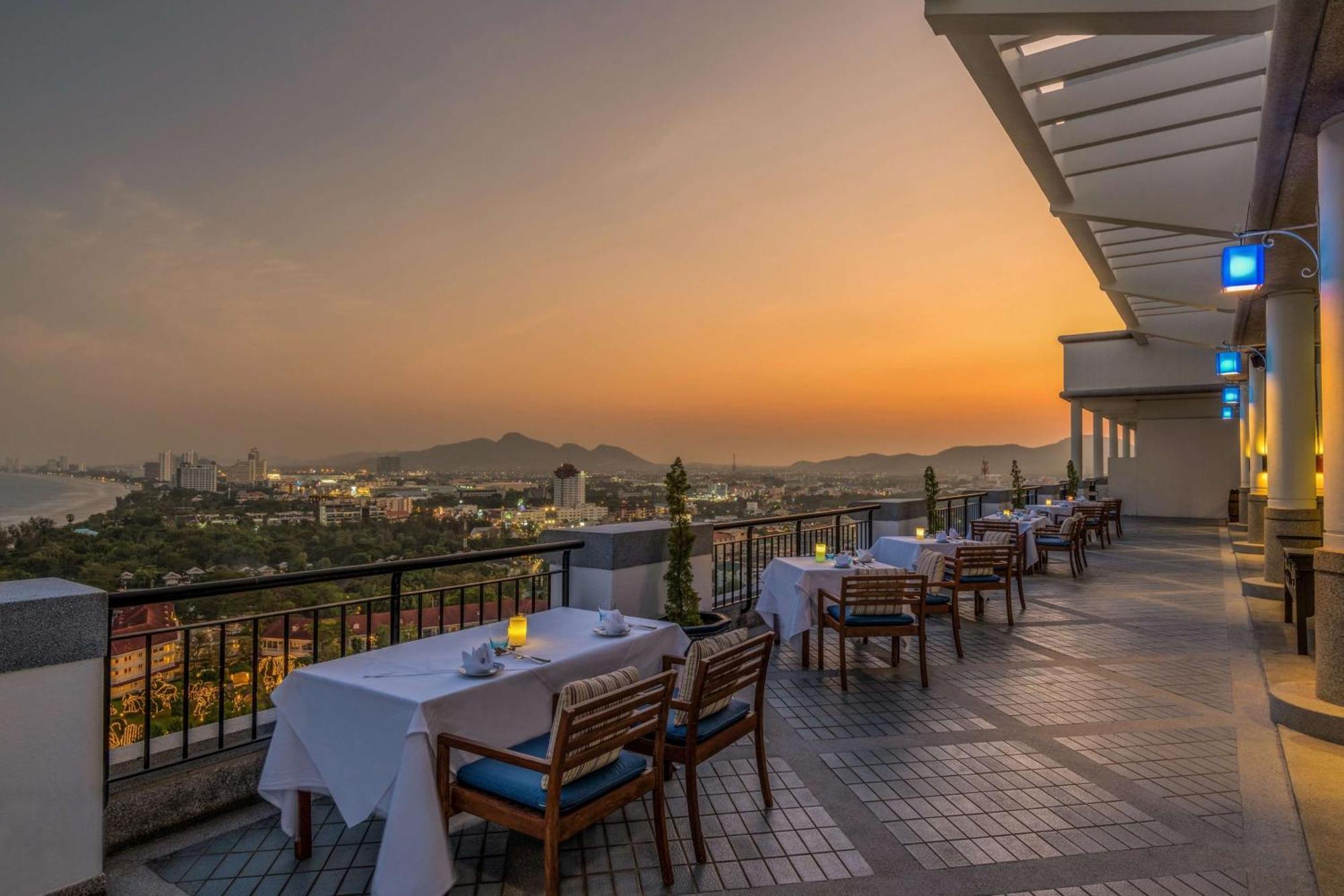 אתר נופש Hilton &